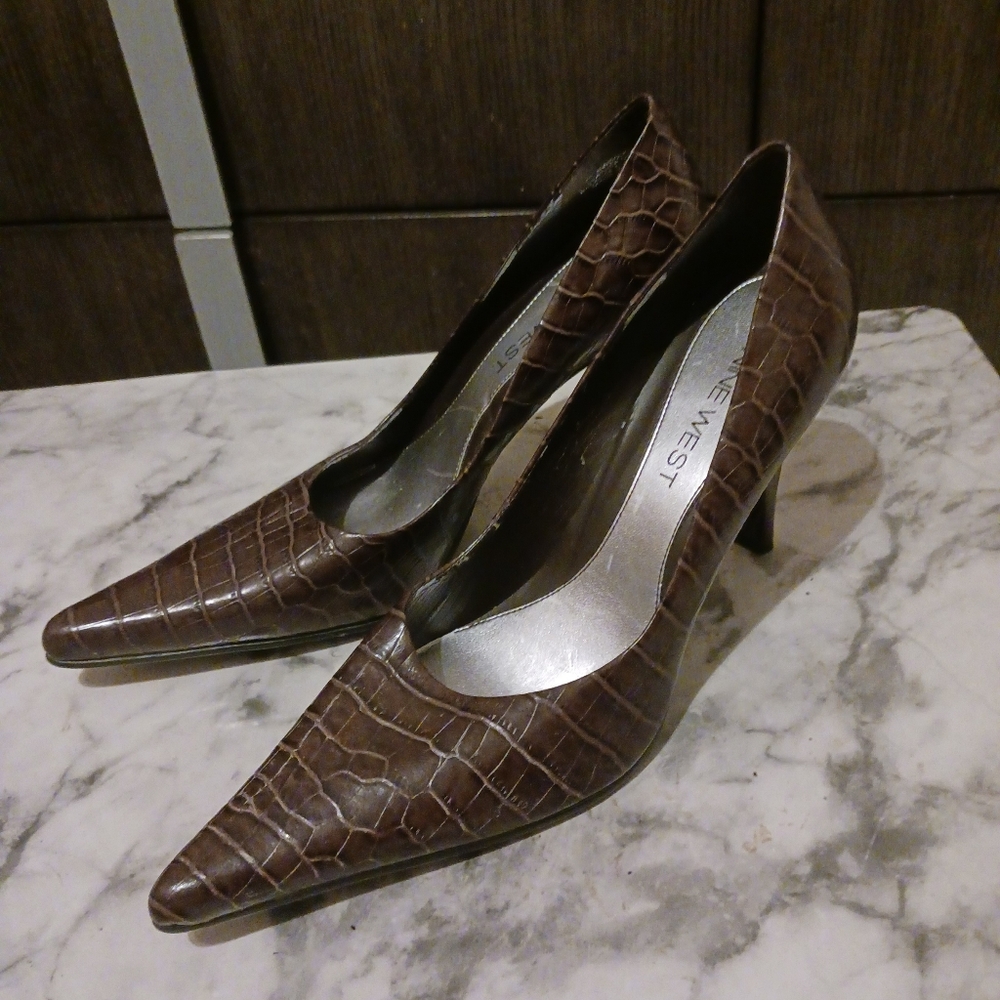 Nine West Brown Pointed Heels Size 7.5
